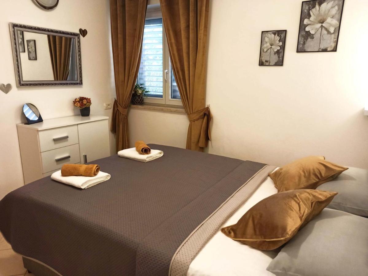 Apartman Dora Pula Extérieur photo