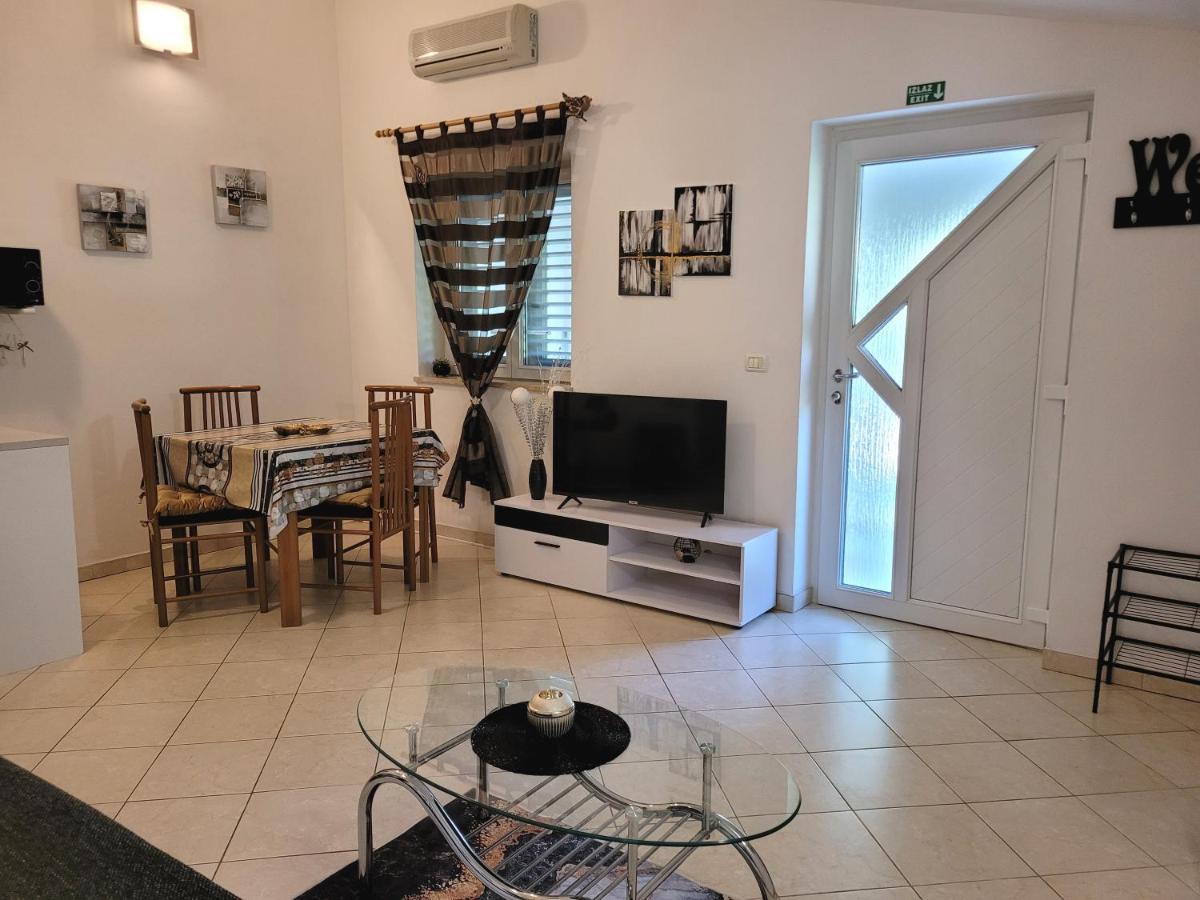 Apartman Dora Pula Extérieur photo