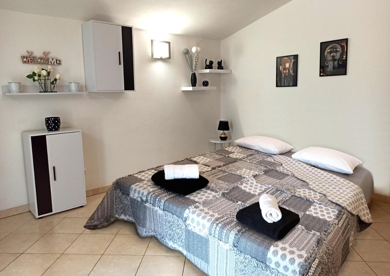 Apartman Dora Pula Extérieur photo