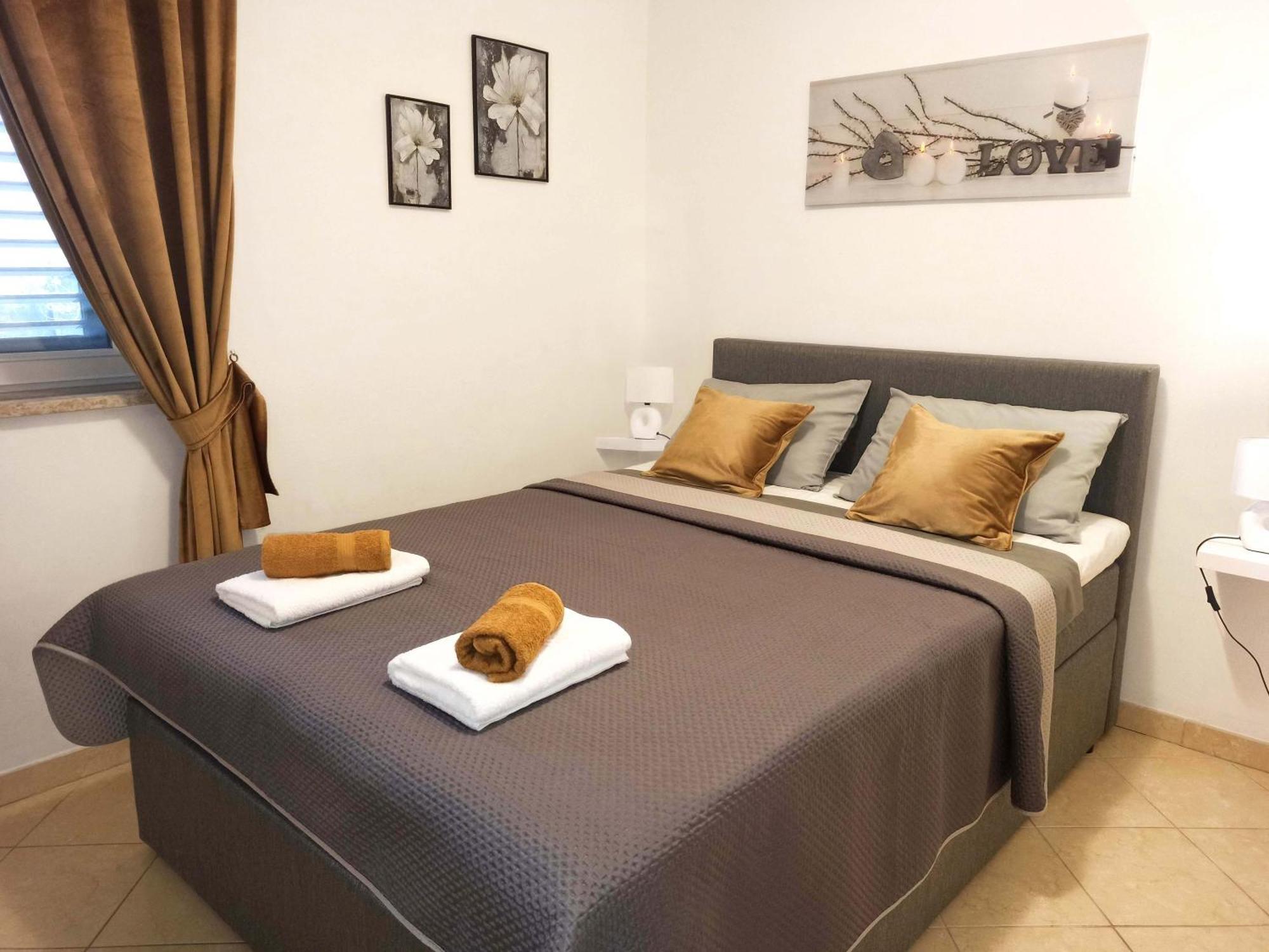Apartman Dora Pula Extérieur photo